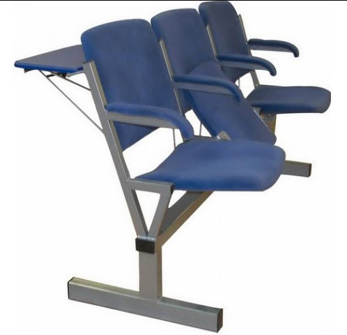 Секция стульев М116-033/034 на металлической раме 3-х/4-х местная с мягкими сиденьями с откидными сиденьями со столиками или без них.