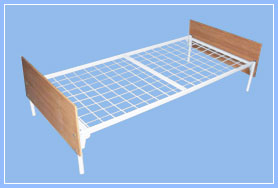 Кровать металлическая с меламиновыми спинками с сеткой 50*100мм.