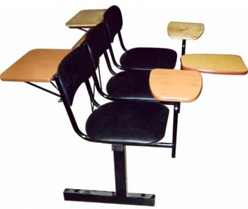 Секция стульев М113-03/04 на металлической раме 3-х/4-х местная с мягкими сиденьями со столиками или без них.