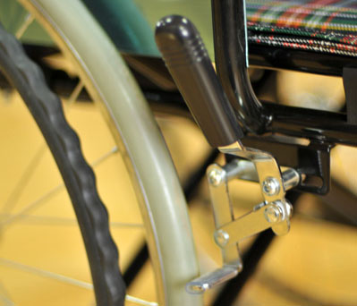 Инвалидная коляска - кресло кресло FS809В со стальной рамой