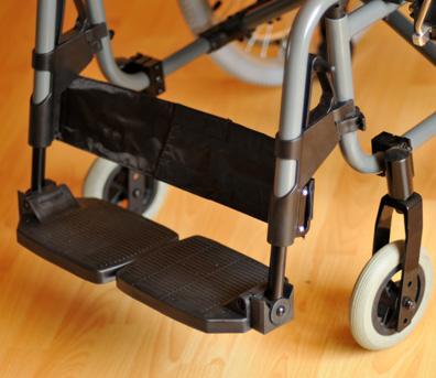 Инвалидная коляска - кресло кресло FS957LQ алюминиевая конструкция