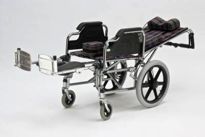 Инвалидная коляска — кресло FS203BJ со стальной рамой