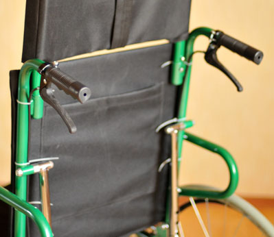 Инвалидная коляска - кресло кресло FS902GC со стальной рамой