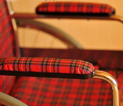 Инвалидная коляска - кресло LK6005-35 со стальной рамой.
