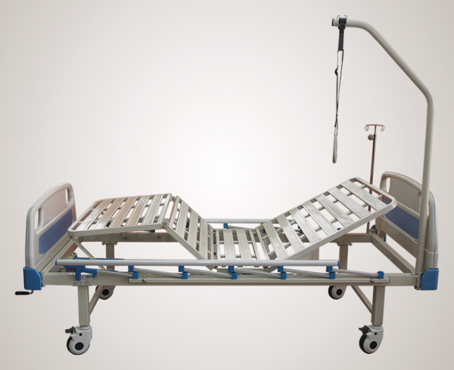 Кровать медицинская АТ-E1026 с червячным приводом 1